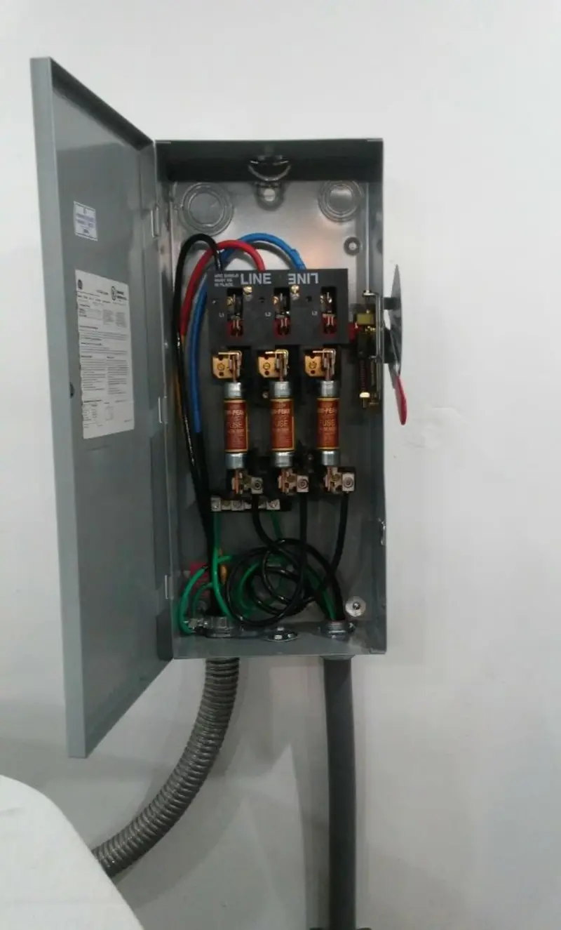Three-phase disconnect switch installed for Smoke Detector Installation in Pocono